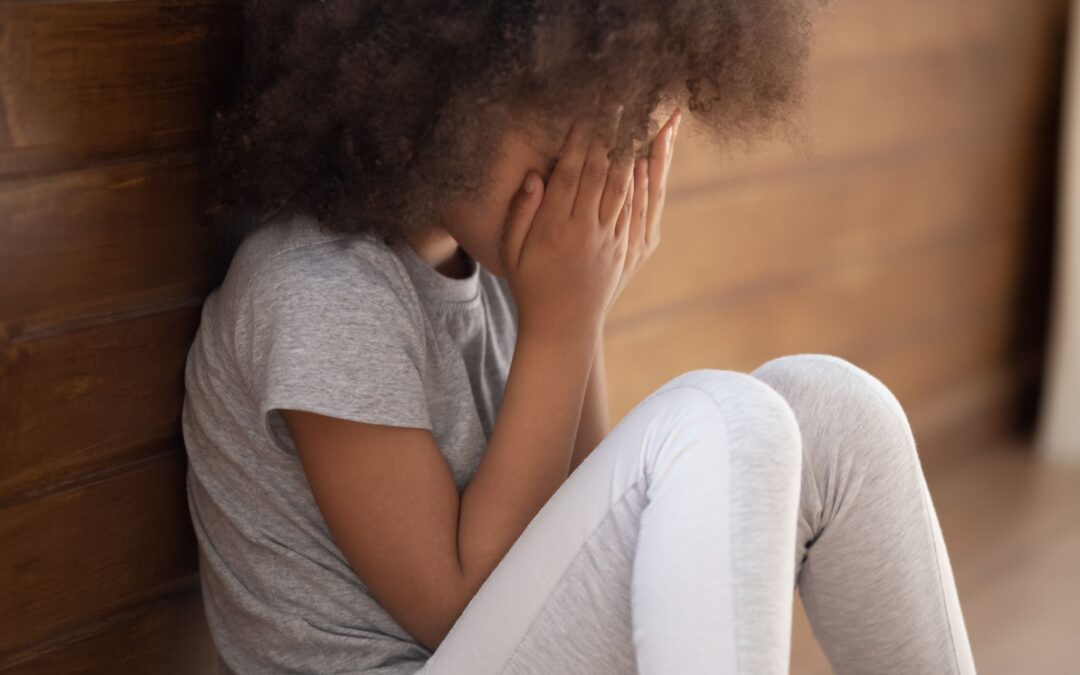 Psicología infantil: Cómo acompañar a los niños que tienen miedo a los petardos. Te lo explicamos en el SAT Viladecans.